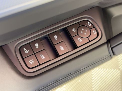 Certified 2026 Porsche Cayenne E-Hybrid Coupe AWD/4WD image 13