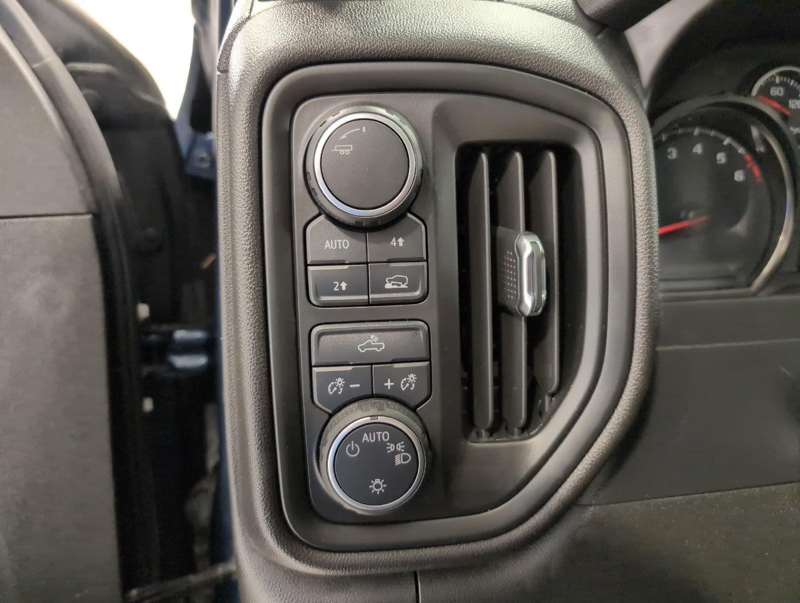 Used 2021 Chevrolet Silverado 1500 Custom w/ LPO, Dark Essentials Package AWD/4WD image 11