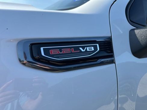Used 2024 GMC Sierra 1500 AT4 w/ Technology Package AWD/4WD image 6