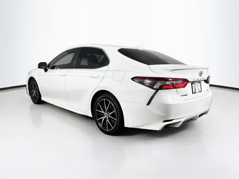 Used 2021 Toyota Camry SE FWD image 7