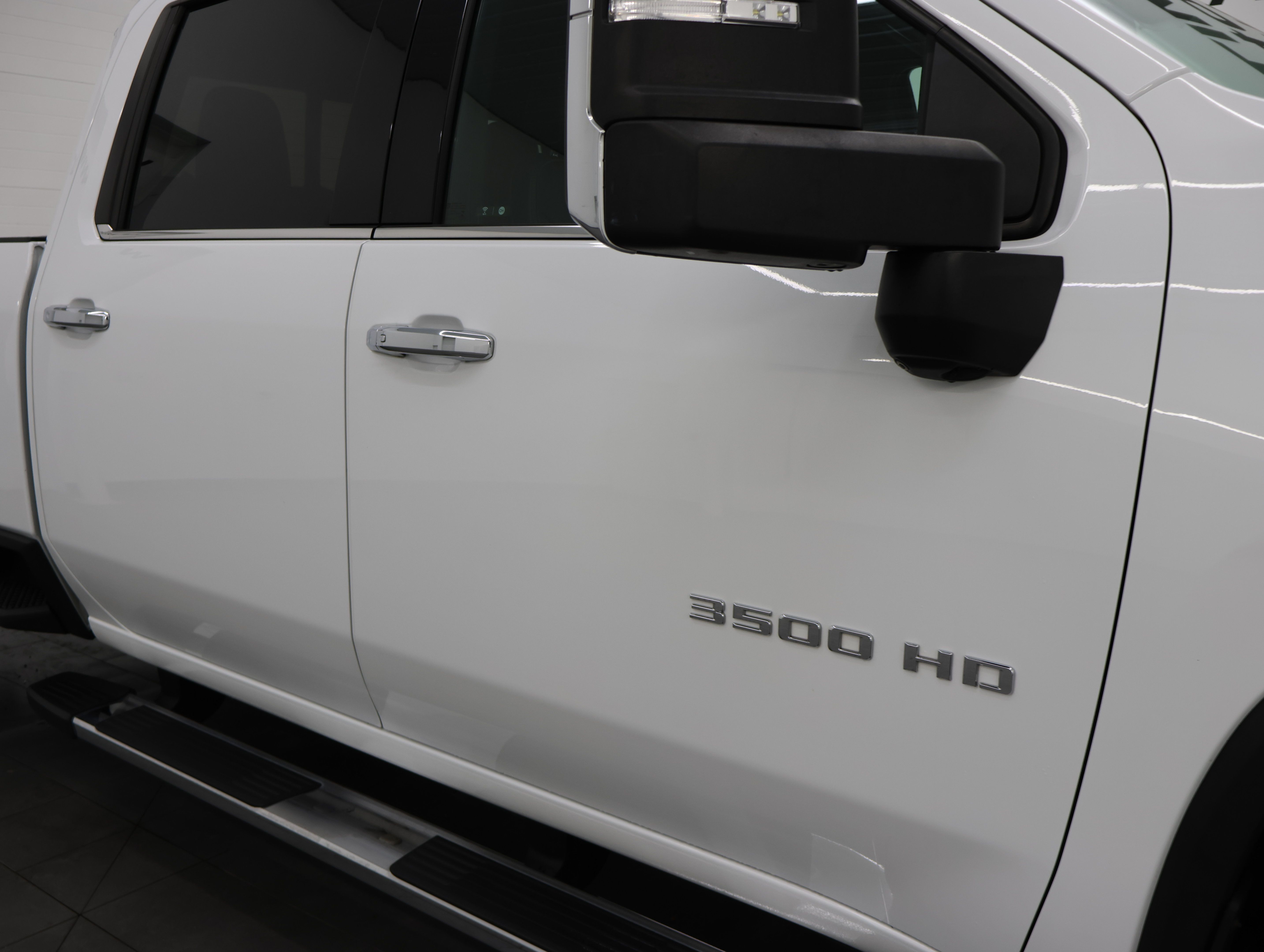 Used 2022 Chevrolet Silverado 3500 High Country w/ Snow Plow Prep/Camper Package AWD/4WD image 31