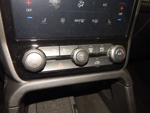 Used 2024 Ford Ranger XLT w/ Technology Package RWD image 25