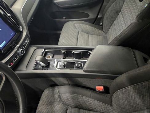 Used 2023 Volvo XC60 B5 Core image 22