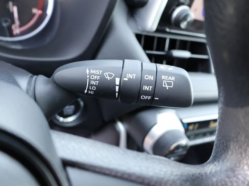 Used 2025 Toyota RAV4 XLE image 77