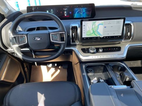 New 2026 Ford Expedition Max Platinum w/ Driver's Package AWD/4WD image 8