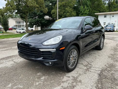 Used 2016 Porsche Cayenne AWD/4WD image 3