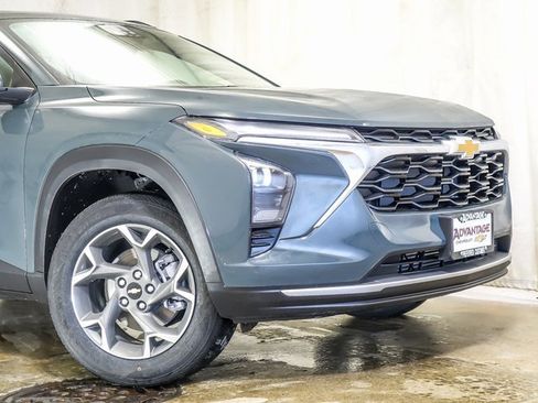 New 2026 Chevrolet Trax LT image 3