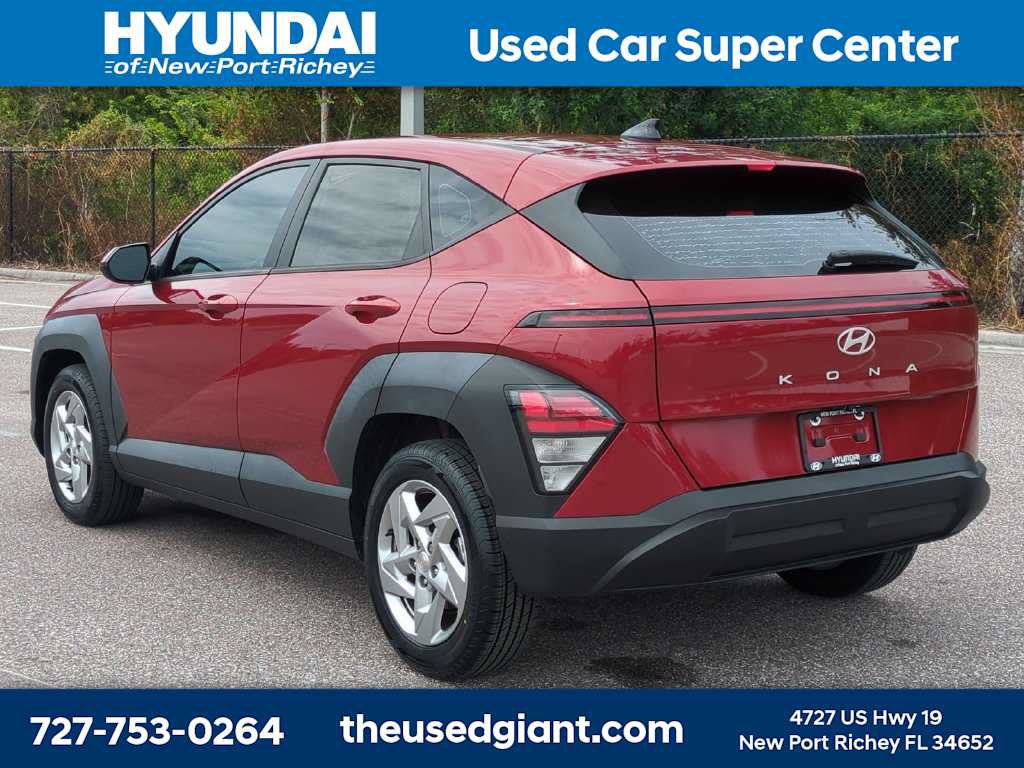 Certified 2024 Hyundai Kona SE FWD image 3