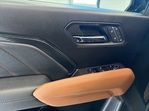 Used 2025 GMC Canyon AT4 w/ AT4 Premium Package image 32