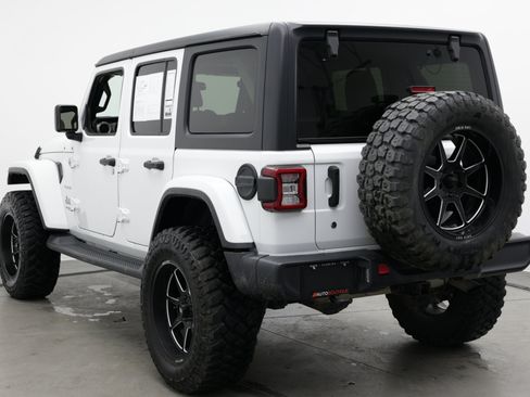 Used 2020 Jeep Wrangler Unlimited Sahara AWD/4WD image 5