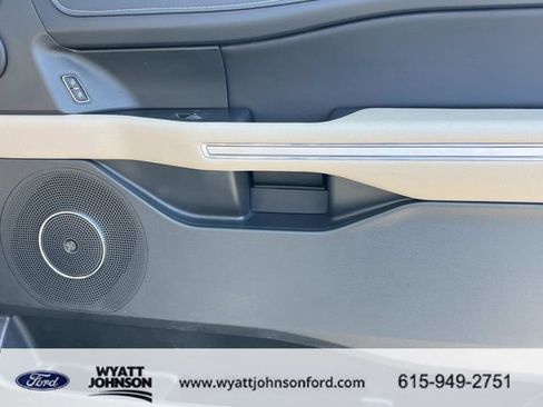 Used 2024 Ford Expedition Limited image 25