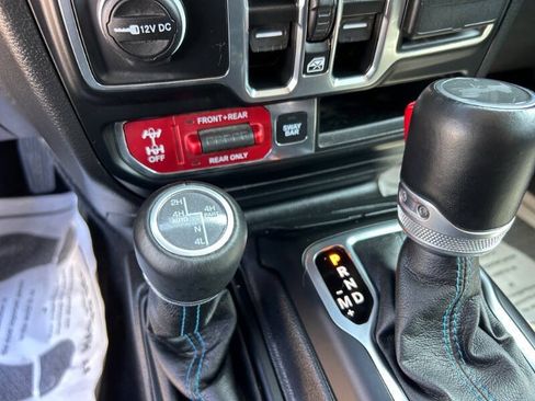 Used 2023 Jeep Wrangler Unlimited Rubicon 4xe AWD/4WD image 25