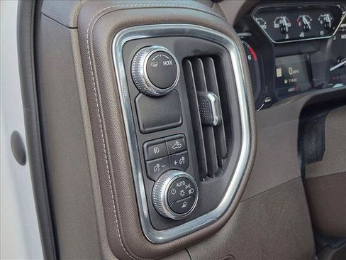 Used 2022 GMC Sierra 1500 SLT RWD image 4