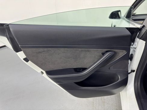 Used 2020 Tesla Model 3 Standard Range Plus image 42