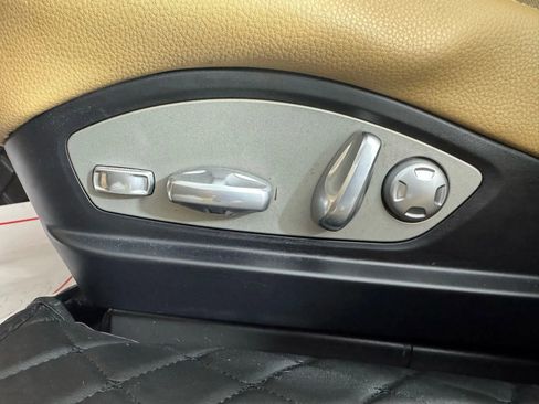 Used 2016 Porsche Panamera image 33