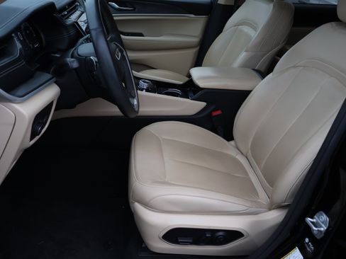 Used 2021 Jeep Grand Cherokee L Limited image 40