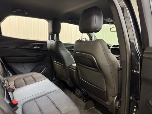 Used 2022 Chevrolet TrailBlazer RS w/ Convenience Package FWD image 28