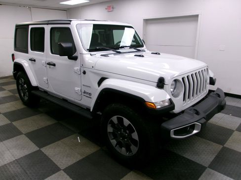 Used 2022 Jeep Wrangler Unlimited Sahara w/ Cold Weather Group AWD/4WD image 13