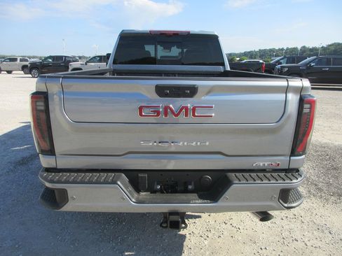 New 2026 GMC Sierra 2500 AT4 w/ AT4 Premium Plus Package AWD/4WD image 5