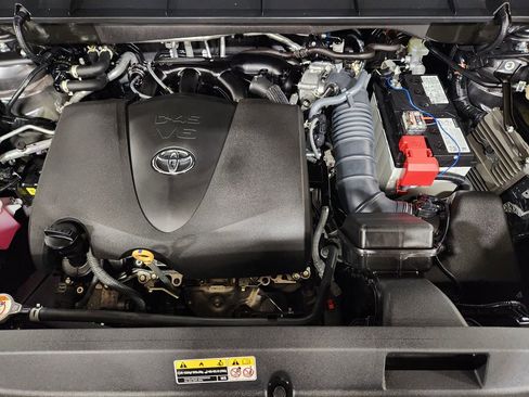 Used 2022 Toyota Highlander XLE image 55