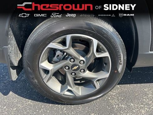 Used 2025 Chevrolet Trax LT FWD image 19