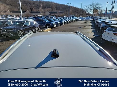 Certified 2023 Volkswagen Taos SE image 30