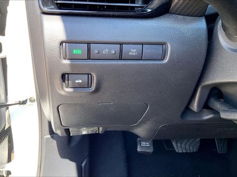 Used 2024 Nissan Sentra SV FWD image 32