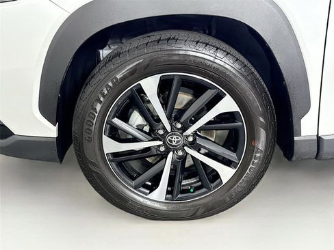 Certified 2025 Toyota Corolla Cross XSE image 43