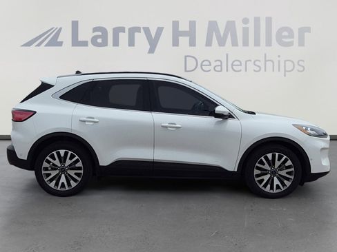 Used 2020 Ford Escape Titanium w/ Titanium Premium Package 2.0 AWD/4WD image 6