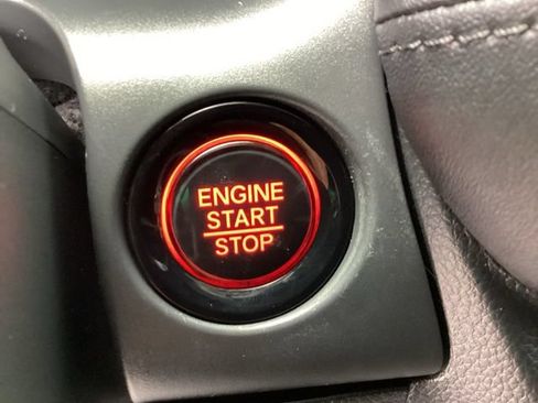 Used 2025 Honda HR-V LX image 17