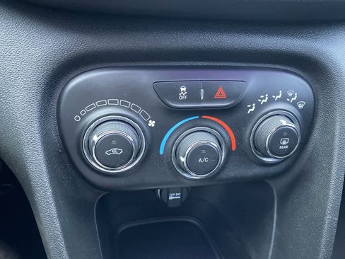 Used 2015 Dodge Dart SE w/ Convenience Group image 17