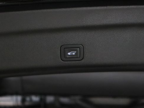 Used 2026 GMC Yukon Denali w/ Denali Reserve Package AWD/4WD image 39
