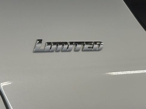 Used 2022 Toyota 4Runner Limited AWD/4WD image 13