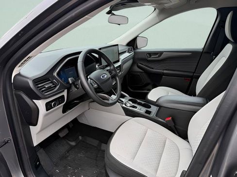 Used 2023 Ford Escape Active w/ Tech Pack #1 AWD/4WD image 4