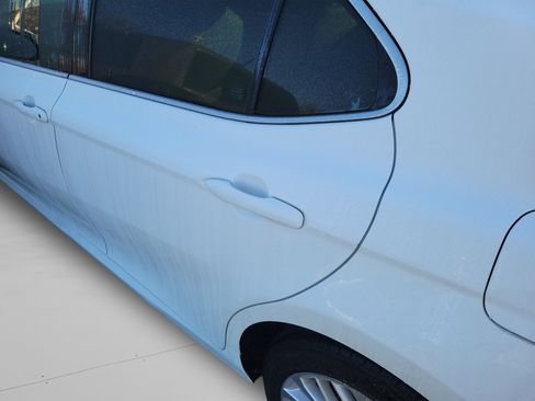 Used 2018 Toyota Camry XLE image 22