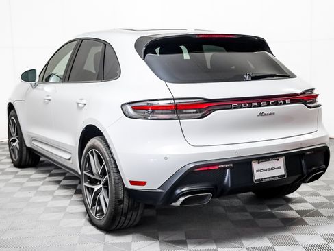Certified 2025 Porsche Macan image 3