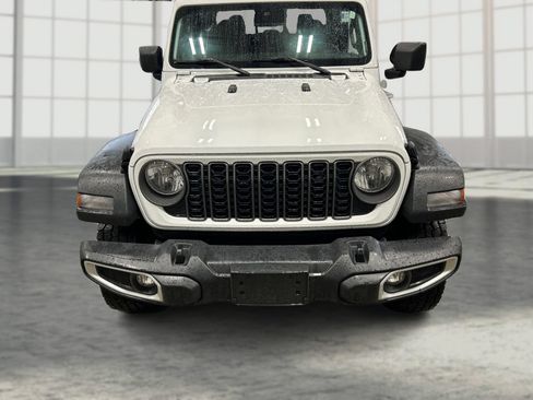Used 2025 Jeep Gladiator Sport AWD/4WD image 20