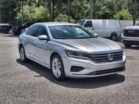 Used 2020 Volkswagen Passat 2.0T SE FWD image 2