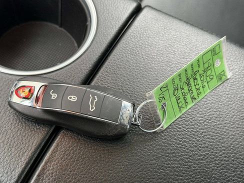 Used 2016 Porsche Panamera 4 Edition image 60