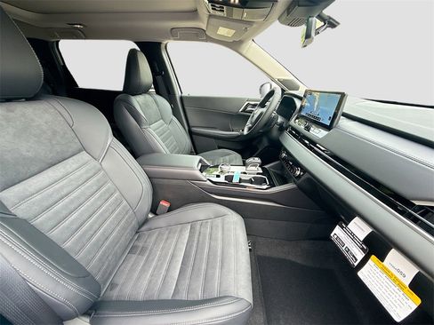 New 2026 Mitsubishi Outlander SE image 30