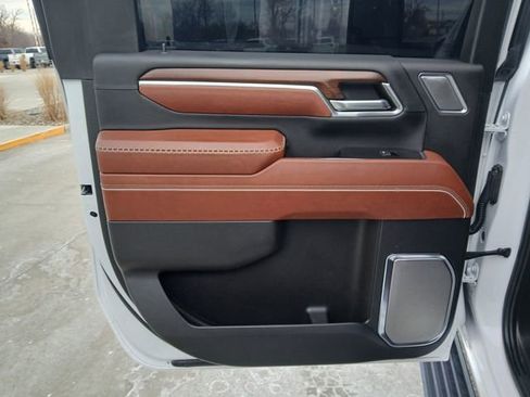 Used 2024 GMC Sierra 2500 Denali Ultimate image 13