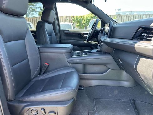 Used 2025 Chevrolet Tahoe LT AWD/4WD image 26
