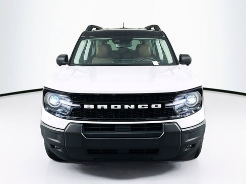 Used 2025 Ford Bronco Sport Outer Banks w/ Outer Banks Tech Package+ AWD/4WD image 2