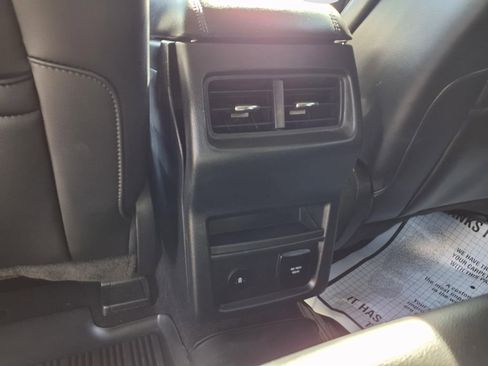 Used 2024 Ford Edge SEL w/ Convenience Package image 32