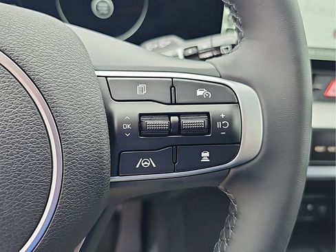 Certified 2025 Kia Sportage SX image 27