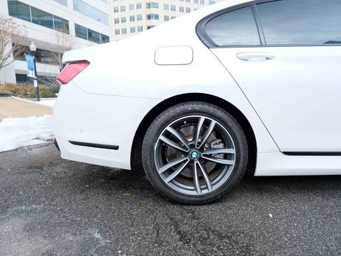 Used 2020 BMW 750i xDrive xDrive M SPORT LINE image 12