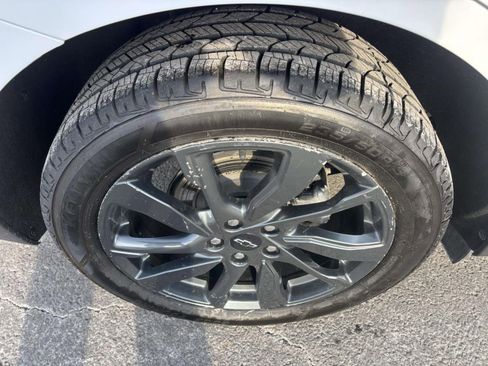 Used 2022 Chevrolet Equinox RS w/ LPO, Floor Liner Package image 12