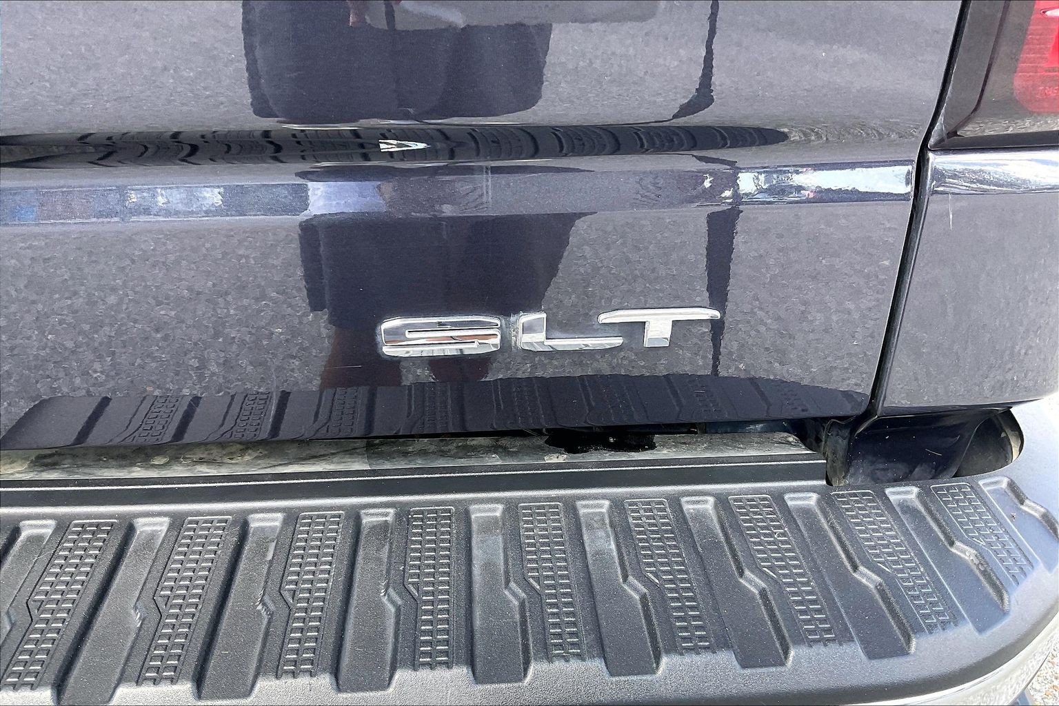 Used 2025 GMC Sierra 1500 SLT AWD/4WD image 10