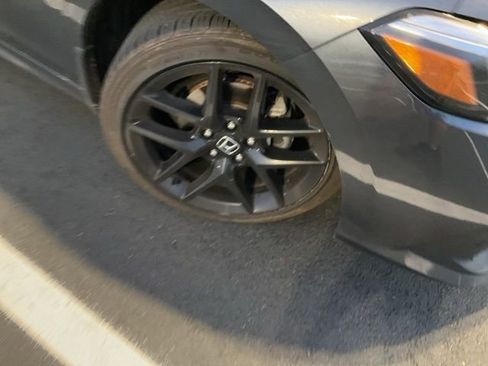 Used 2023 Honda Civic Sport image 3