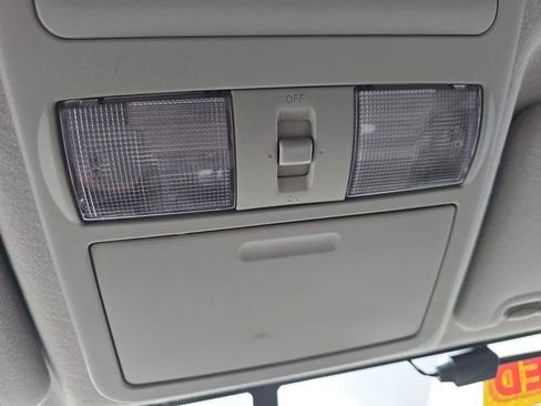 Used 2019 Nissan Frontier SV AWD/4WD image 29